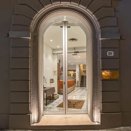 Отель Machiavelli Palace 3*