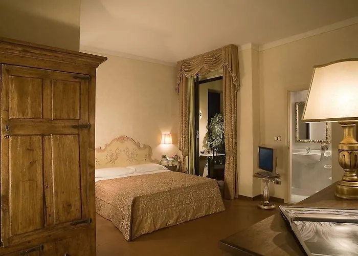 Machiavelli Palace Hotel 3*